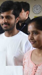 harshita kejriwal and her brother